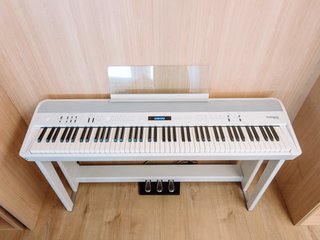 Roland FP-90 blanco - Piano de gama alta