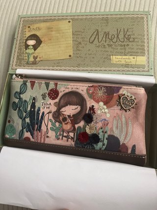 Cartera Anekke con diseño floral