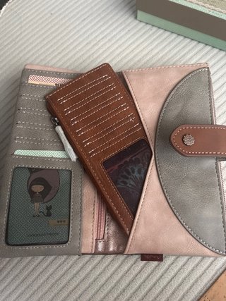 Cartera Anekke con diseño floral