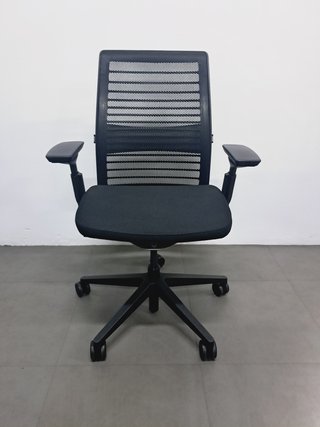 Silla STEELCASE THINK V2 ergonómica profesional