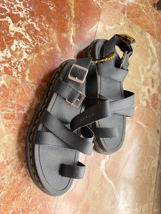 Sandalias Dr. Martens negras