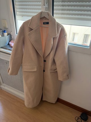 Abrigo largo beige Zara