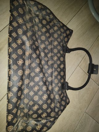 Bolso Guess con Estampado