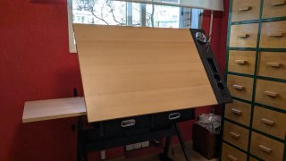 Mesa de dibujo reclinable