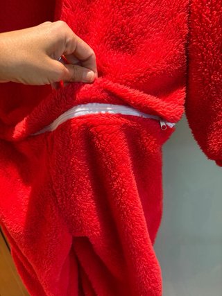 Disfraz rojo con capucha teletubbies