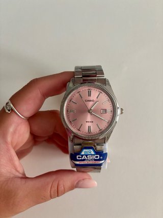 Reloj Casio Rosa y Plateado