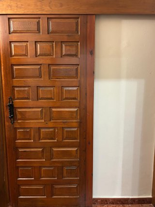 Puerta Corredera de Madera Rústica