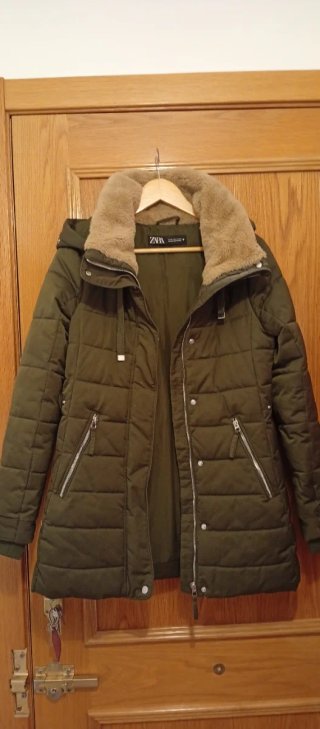 Chaquetón plumífero Zara verde