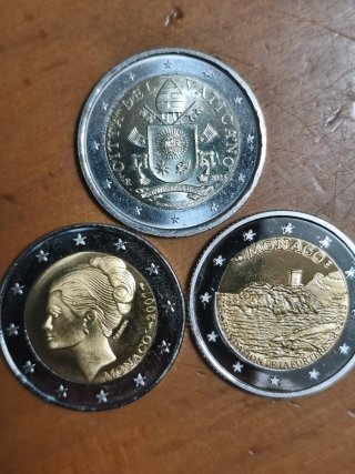 3 Monedas de 2 Euros Conmemorativas.