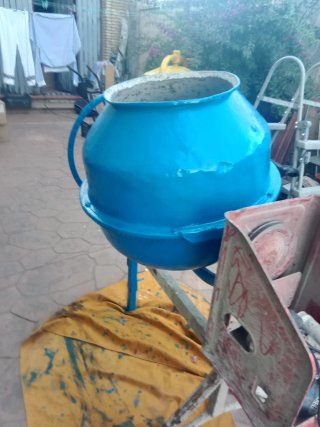 Hormigonera Azul de 130L