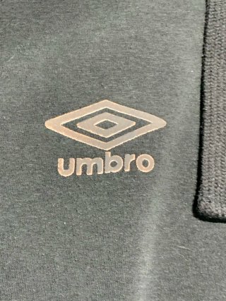 Sudadera Umbro Negra con Capucha