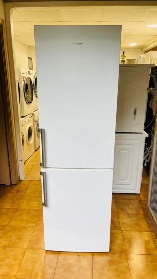 Nevera Hisense Blanca 185x60 No frost fridge