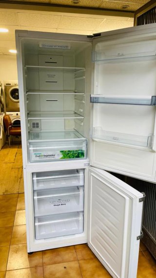 Nevera Hisense Blanca 185x60 No frost fridge