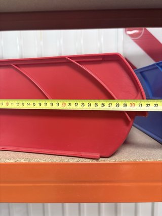 Cassetti in plastica per scaffalature (rosso e blu)