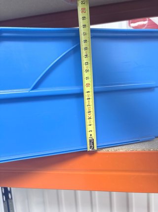 Cassetti in plastica per scaffalature (rosso e blu)