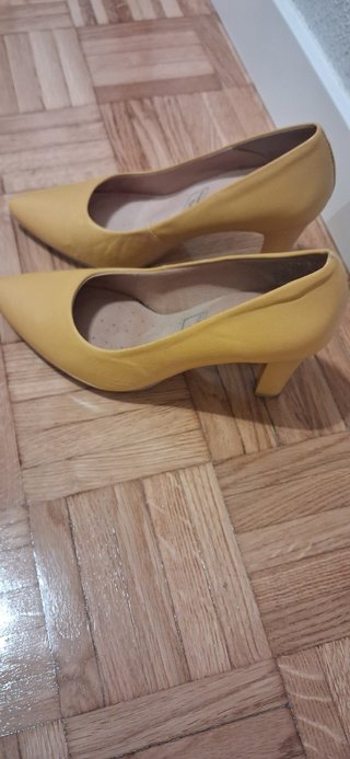 Zapatos de Tacón Amarillos