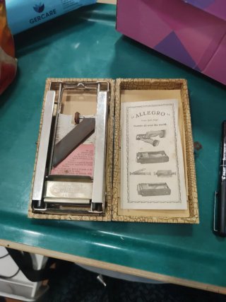 Afilador de cuchillas Allegro antiguo