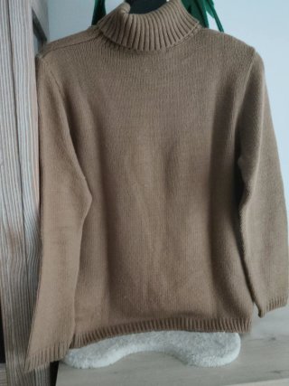 Jersey cuello alto invierno con diseño