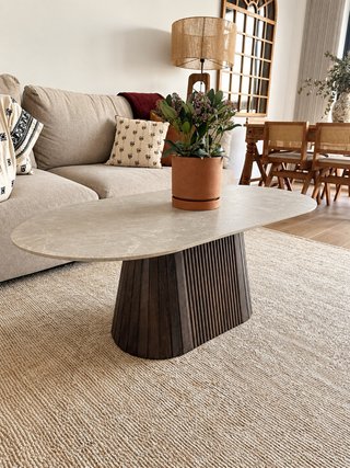 Mesa de centro ovalada