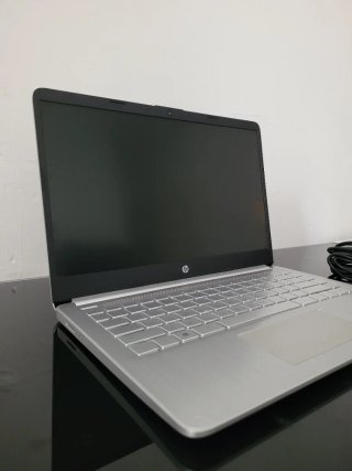 Portátil HP 14s intel i7 11ª 16GB RAM 500GB SSD