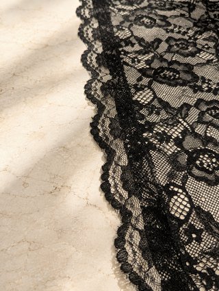 Conjunto 2 Mantillas Encaje Negra y Blanca