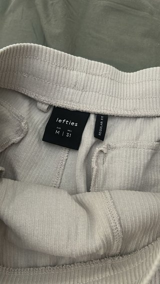 Pantalón corto gris claro