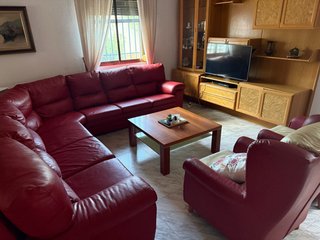 Conjunto de Sofá rinconera y 2 Sillones Rojos
