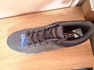 Zapatillas Skechers Negras y Beige