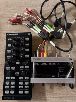 Native Instruments Audio 8 DJ + traktor x1