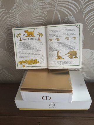 LIBRO 365 CUENTOS Y RIMAS PARA NIÑOS.