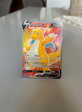 Carta Pokémon Dragonite V