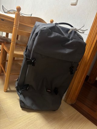 Maleta de Viaje Eastpak Negra