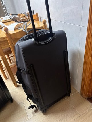 Maleta de Viaje Eastpak Negra