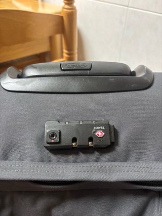 Maleta de Viaje Eastpak Negra