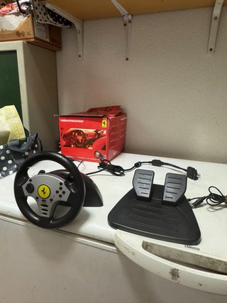 Volante Ferrari Thrustmaster
