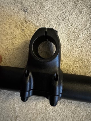 Potencia 35mm y Manillar 760mm e-MTB