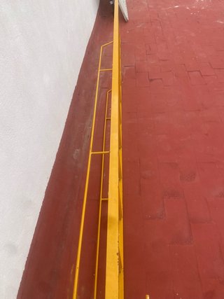 Escalera de hierro. 3 metros por 47