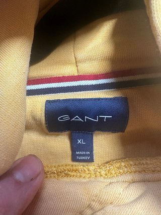 Sudadera GANT con capucha amarilla