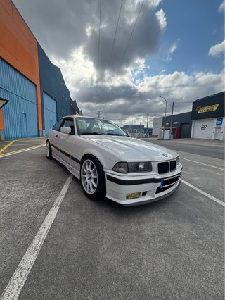 BMW 325i Coupe