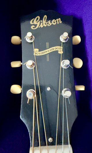 Gibson J-45 Banner 1942