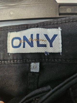 Vaqueros ONLY Negros Botones Talla 32