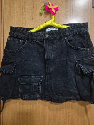 Falda cargo negra Pull&Bear