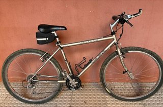 Bicicleta MTB Specialized Hardrock Gris