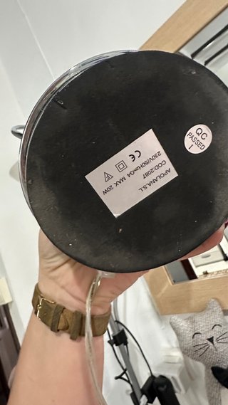 Lámpara de mesa metálica