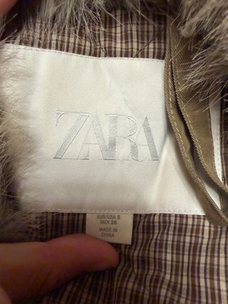 Cazadora Zara cuello pelo caqui