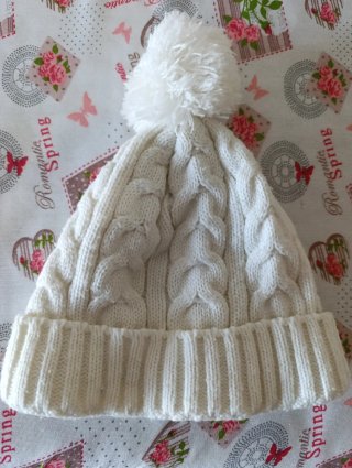 Gorro de Lana Blanco con Pompon