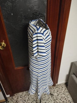 Vestido Rayado con Botones en Hombro