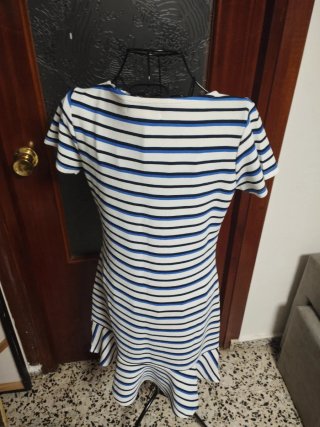 Vestido Rayado con Botones en Hombro