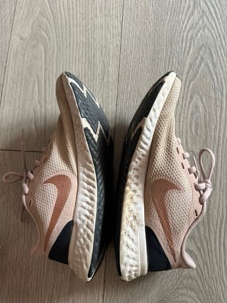 Zapatillas Nike Beige y Rosa