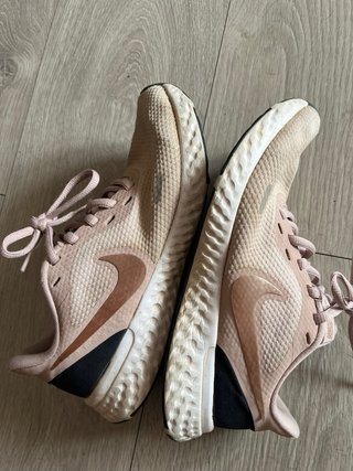 Zapatillas Nike Beige y Rosa